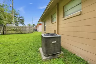 14632 State St, Dade City, FL 33523 - Photo 11