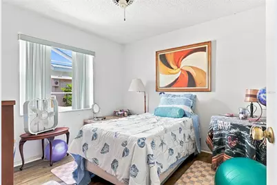 7833 38th Court E, Sarasota, FL 34243 - Photo 9