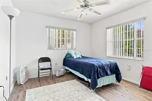 7833 38th Ct E, Sarasota, FL 34243 - Photo 7