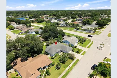 7833 38th Court E, Sarasota, FL 34243 - Photo 13