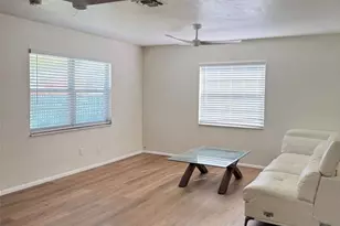 3218 68th Ave N, Saint Petersburg, FL 33702 - Photo 11