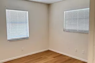 3218 68th Ave N, Saint Petersburg, FL 33702 - Photo 9