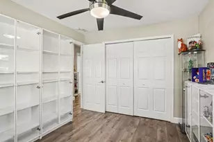 315 Amador Cir, Orlando, FL 32810 - Photo 15