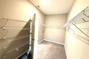 35006 Long Island Ct, Zephyrhills, FL 33541 - Photo 11