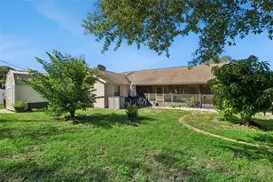 1079 W Hancock Dr, Deltona, FL 32725 - Photo 3