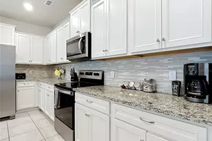 936 Paradise Dr, Davenport, FL 33897 - Photo 9