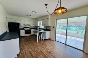 28100 Lois Dr, Tavares, FL 32778 - Photo 5