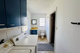 28100 Lois Dr, Tavares, FL 32778 - Photo 15