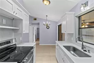 12422 Clubhouse Ct, Tavares, FL 32778 - Photo 3