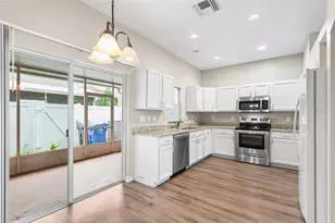 10114 Farmingdale Pl, Tampa, FL 33624 - Photo 5
