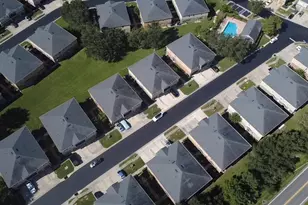 3927 Pemberly Pines Cir, Saint Cloud, FL 34769 - Photo 35