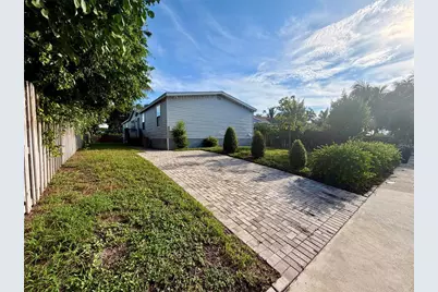 755 Ridgewood Rd, West Palm Beach, FL 33405 - Photo 1