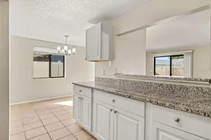 6607 36th Ave Dr W, Bradenton, FL 34209 - Photo 7