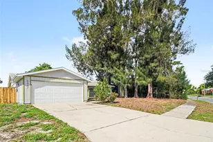 6607 36th Ave Dr W, Bradenton, FL 34209 - Photo 3
