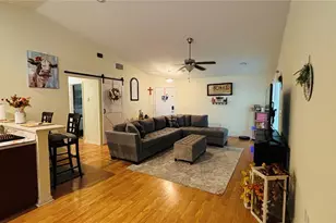 732 Overlook Grove Dr, Winter Haven, FL 33884 - Photo 5