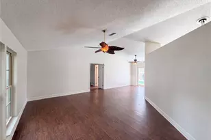 2007 Darlington Oak Dr, Seffner, FL 33584 - Photo 13