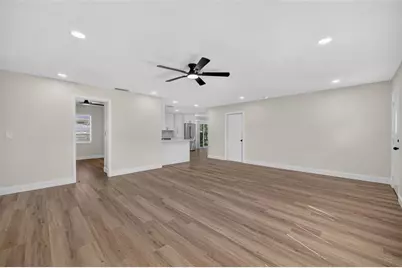 6029 Christina Drive E, Lakeland, FL 33813 - Photo 5