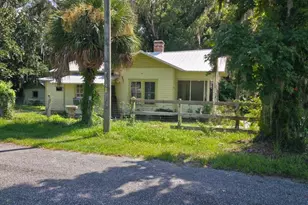 310 E Noble Ave, Bushnell, FL 33513 - Photo 1