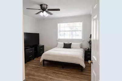 1021 Fairburn Avenue, Clearwater, FL 33755 - Photo 13