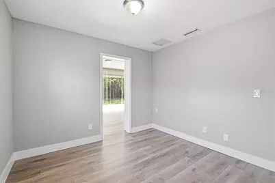 310 93rd Avenue N, Saint Petersburg, FL 33702 - Photo 21