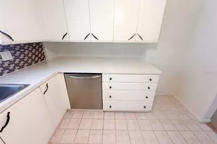 3010 Hatton St, Sarasota, FL 34237 - Photo 9