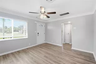 833 61st Ave NE, Saint Petersburg, FL 33703 - Photo 11
