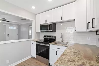 833 61st Avenue NE, Saint Petersburg, FL 33703 - Photo 17