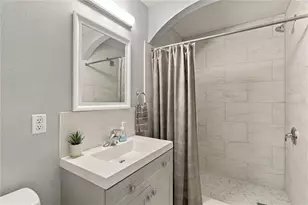 933 Pine Pointe Ln, Orlando, FL 32828 - Photo 15