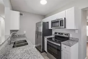 4359 Neptune Dr SE, Saint Petersburg, FL 33705 - Photo 21