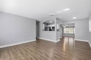 4359 Neptune Dr SE, Saint Petersburg, FL 33705 - Photo 13