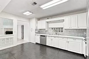 5676 Breckenridge Cir, Orlando, FL 32818 - Photo 9