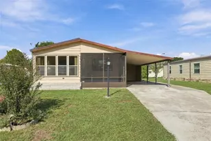 253 Menlo Park Ave, Davenport, FL 33897 - Photo 1