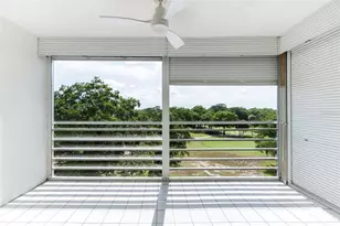 605 Oaks Dr, Pompano Beach, FL 33069 - Photo 25