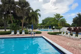 605 Oaks Dr, Pompano Beach, FL 33069 - Photo 29