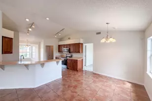 6536 Horizon Point Dr, Lakeland, FL 33813 - Photo 9