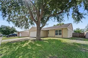 7971 Adelaide Loop, New Port Richey, FL 34655 - Photo 3