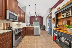 10223 Dean Point Pl, Orlando, FL 32825 - Photo 5