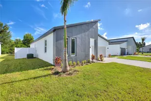326 Royal Palm Wy, Winter Haven, FL 33881 - Photo 3