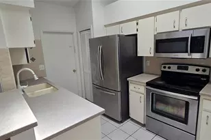 348 Vineyard Dr, Lakeland, FL 33809 - Photo 11
