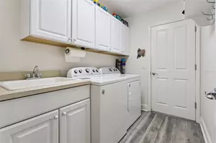 842 Lucky Ln, The Villages, FL 32162 - Photo 23