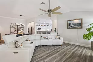 842 Lucky Ln, The Villages, FL 32162 - Photo 5