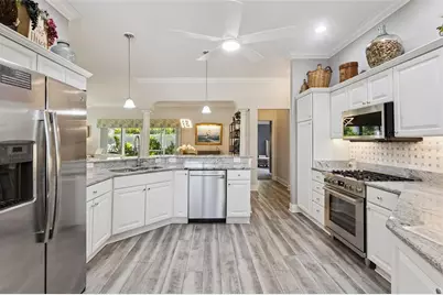 842 Lucky Lane, The Villages, FL 32162 - Photo 9