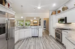 842 Lucky Ln, The Villages, FL 32162 - Photo 9
