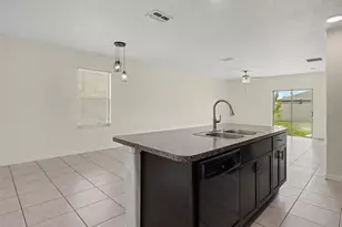 15470 Broad Brush Dr, Sun City Center, FL 33573 - Photo 11