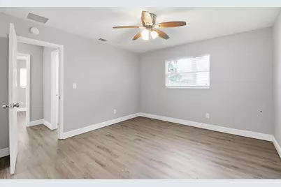 1751 Mississippi Avenue NE, Saint Petersburg, FL 33703 - Photo 33