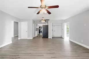 1751 Mississippi Ave NE, Saint Petersburg, FL 33703 - Photo 11
