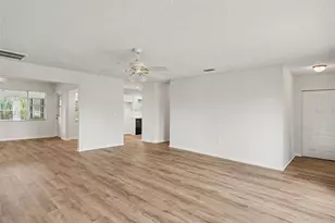 1513 New Bedford Dr, Sun City Center, FL 33573 - Photo 9