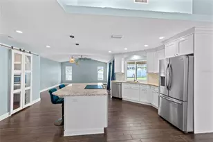 2625 Highlands Vue Ct, Lakeland, FL 33812 - Photo 11
