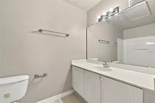 2718 Club Cortile Cir, Kissimmee, FL 34746 - Photo 21