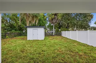225 E Hyde Park Ave, Eustis, FL 32726 - Photo 31